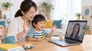 短いオンライン英会話を終えて先生に手を振る親子のイメージ（AI生成）